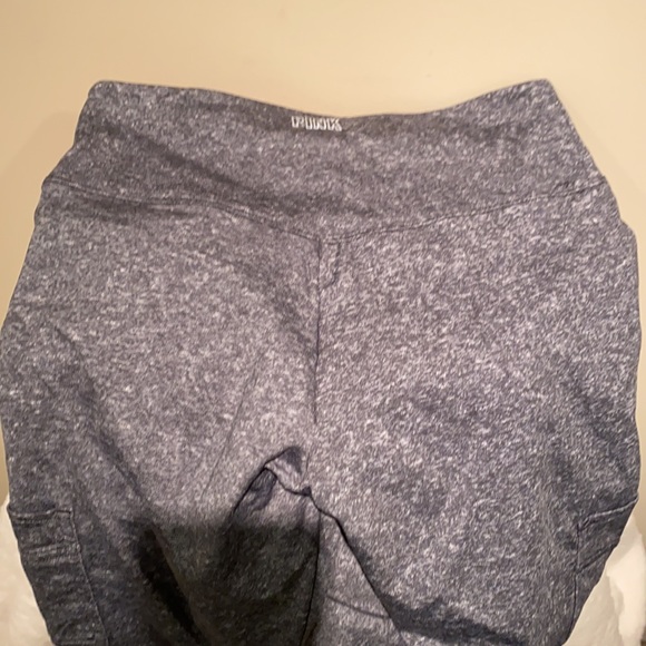 SMALL not medium PINK cargo legging - Picture 7 of 8